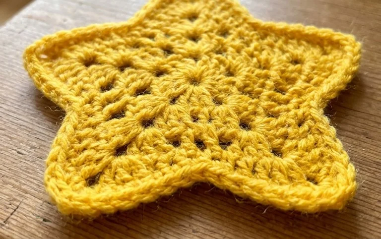 Free Crochet Star Mesh Bag Pattern (Bottle Holder & Charm Pattern)